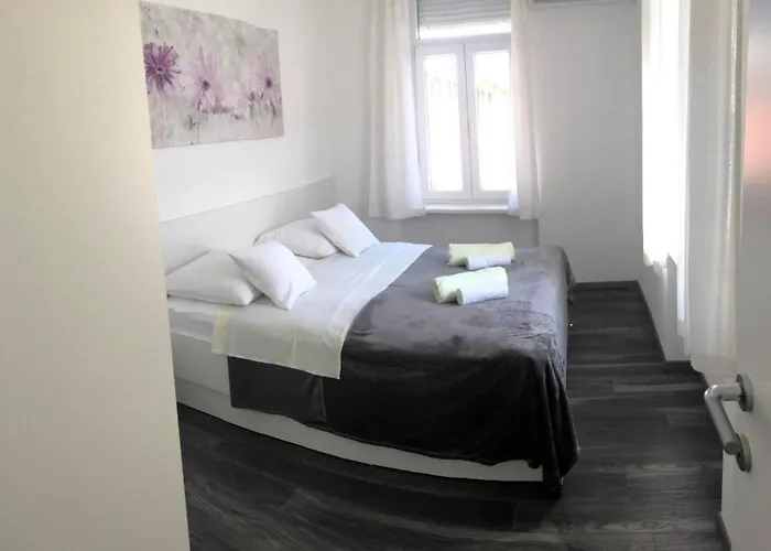 Lägenhet Sara By Interhome Zadar